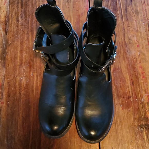 Madden Girl  boots - Picture 2 of 5